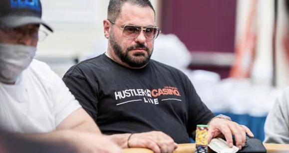 Un escándalo en Twitter obligó a Nick Vertucci a dejar Hustler Casino Live