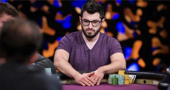 Cómo dejar de temerle a jugar con stacks profundos: una lección de Phil Galfond